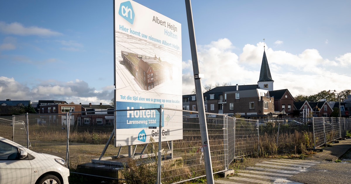 Groeiende zorgen over vertraging bouw Albert Heijn Holten: ‘Hoe langer het duurt, hoe vervelender he