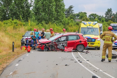 Meerdere voertuigen zwaar beschadigd bij ongeval op N348 in Zutphen