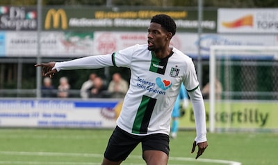 Enoch George maakt na zoektocht debuut voor Scheveningen: ‘Ik wil nog altijd hogerop’