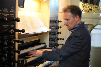 Sint Joriskerk verliest na dertien jaar vaste organist: landelijk bekende Rien Donkersloot naar Maas