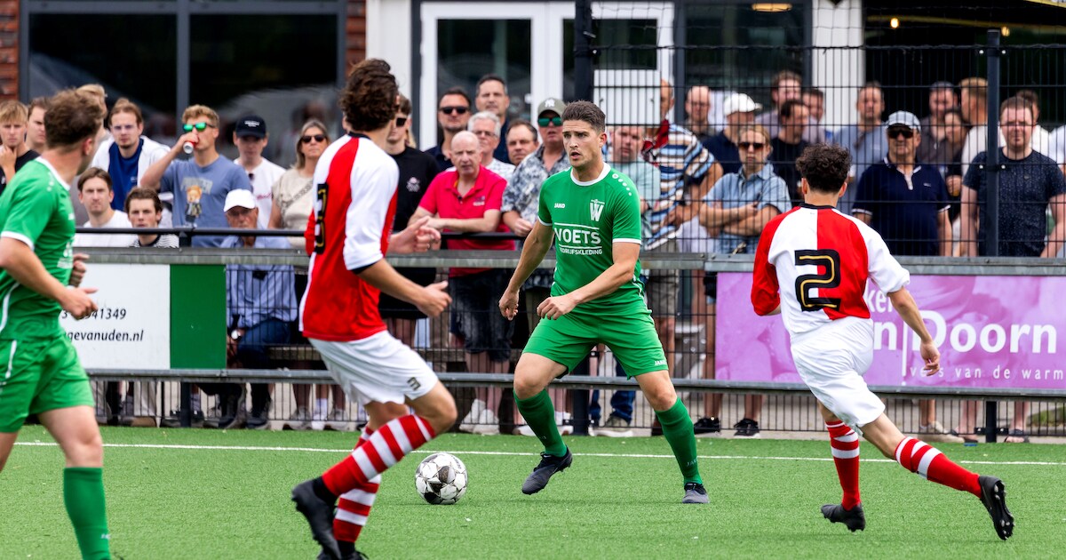 Hectische week voor Den Dungen-trainer, die na strafschoppen verliest: ‘Dit was me het middagje wel’