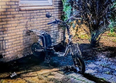 Scooter uitgebrand aan de Hofsingel in Arnhem