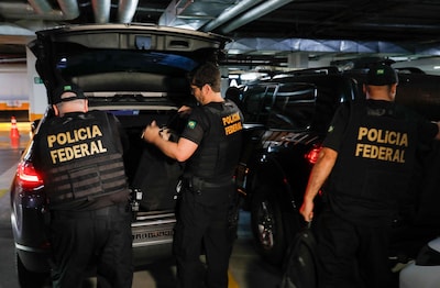 Vermoedelijke seriemoordenaar opgepakt in Brazilië: verdachte droeg vrouwenkleren en had een baby bij zich