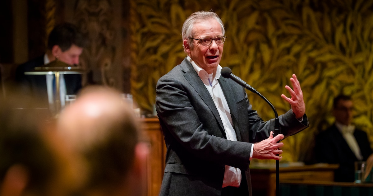 Voormalig defensieminister Frank de Grave verkenner in Ommen