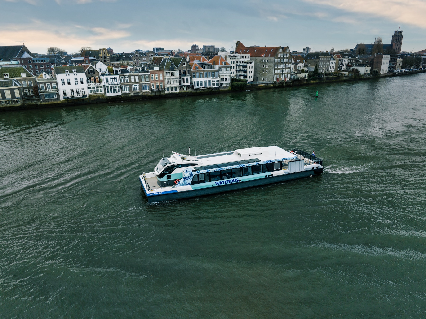 jurk-van-water-en-uit-de-3d-printer-bijzondere-ontwerpen-van-iris