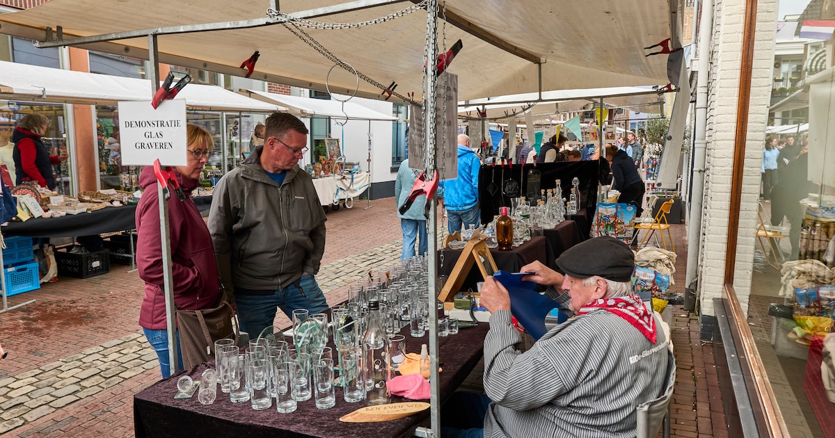 Jaarmarkt Overmeerseweg tijdens Zomerspektakel in Nederhorst den Berg