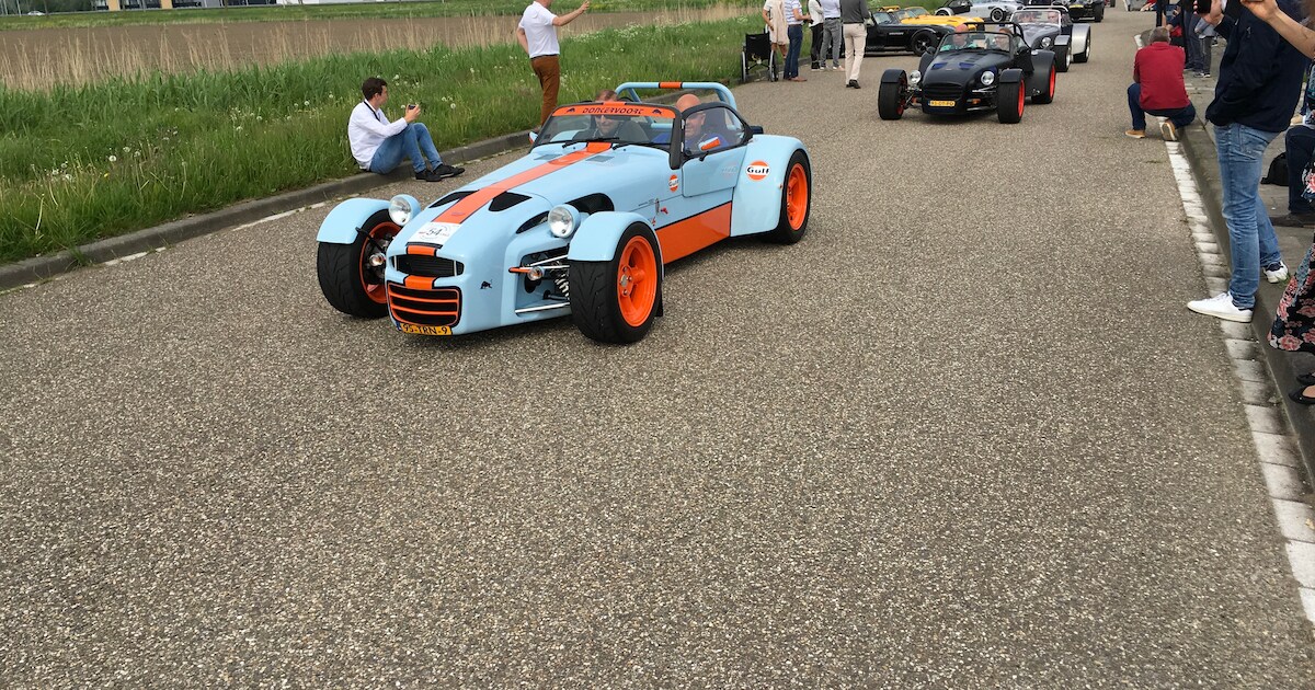 Donkervoort pronkt met mooiste modellen bij 40-ste verjaardag in Lelystad