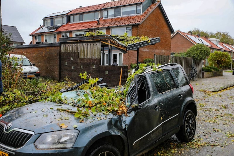 Auto geplet in Harderwijk