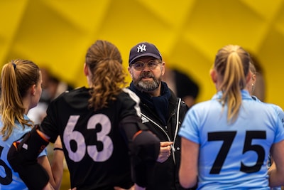 Clubliefde houdt coach Paul (57) bij studentenvereniging Dopie: ‘Ik schrik als ik hun agenda’s zie’