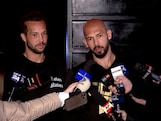 KIJK | Andrew Tate in Roemenië: 'Onschuldige mannen lopen nergens voor weg'