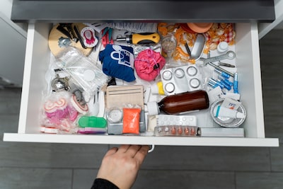 Sleutel ligt jaren in de rommella van Vera en ze heeft geen idee, tot die ene vraag alles verklaart