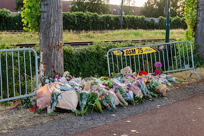 Minuut stilte voor overleden Joann (18) en Oona (17) bij de start van het seizoen van hun voetbalclub OSM’75