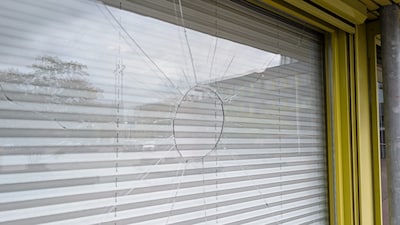 Man (48) maakt amok in hal stadhuis Doetinchem en komt terug om zijn gram te halen