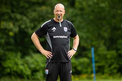 De staf van PEC Zwolle stelde zichzelf vragen na vele blessures: ‘Hebben we er te hard aan getrokken
