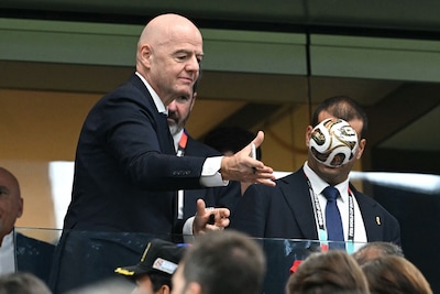 Sportmarketeer over Infantino’s WK-plan: ‘Als investeerders straks met miljarden in de FIFA zitten, krijg je money talks’
