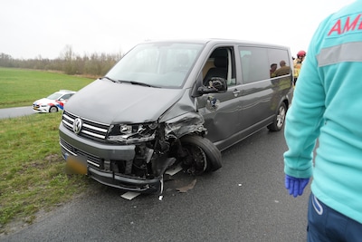 Flinke schade na harde botsing op N331 bij Zwolle