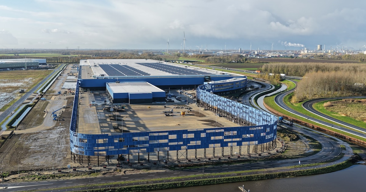 48 voetbalvelden naast elkaar: het grootste distribu­tie­cen­trum van de Benelux is klaar