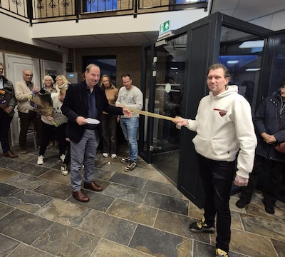 Opvanglocatie voor Oekraïners feestelijk heropend in Linschoten