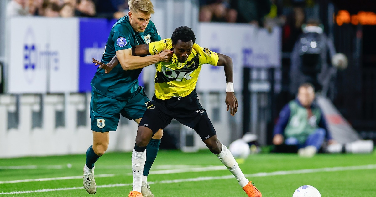 LIVE | NAC verrast PEC Zwolle bijna met ingestudeerde corner, maar schot gaat er niet in