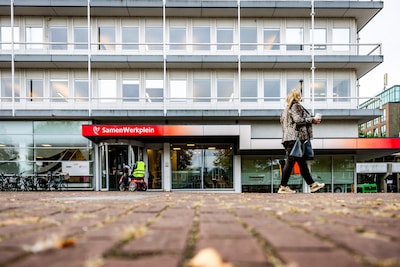 Medewerkers op straat gezet die geld voor toeslagenouders overmaakten naar bedrijven van zichzelf en familie
