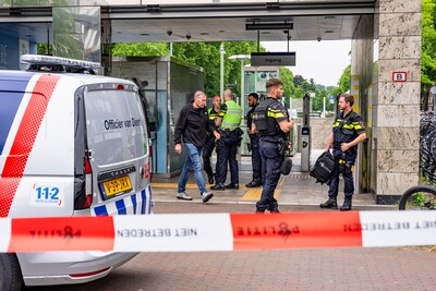 Metro bij station Blijdorp ontruimd na melding van explosief, 30-jarige man gearresteerd