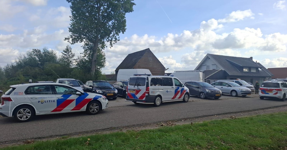 Zoektocht na tip over drugs bij autosloopbedrijf in Hellevoetsluis levert niets op