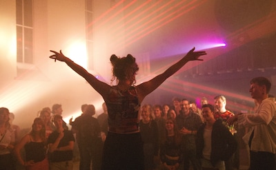 ‘Bless us and bless this rave!’: in Wageningen verandert de kerk in een dansvloer