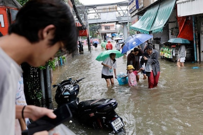 Noodtoestand in Bangkok: overstromingen in stad door dagenlange zware regenval
