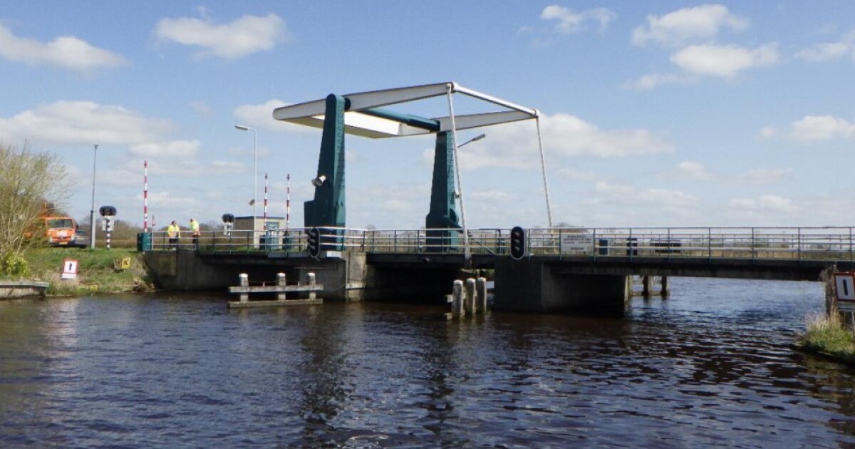 Litsbrêge in Eastermar gesloten voor scheepvaart