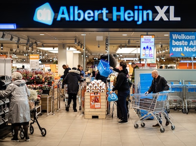 Aldi and Albert Heijn recall nuts over risk of injury