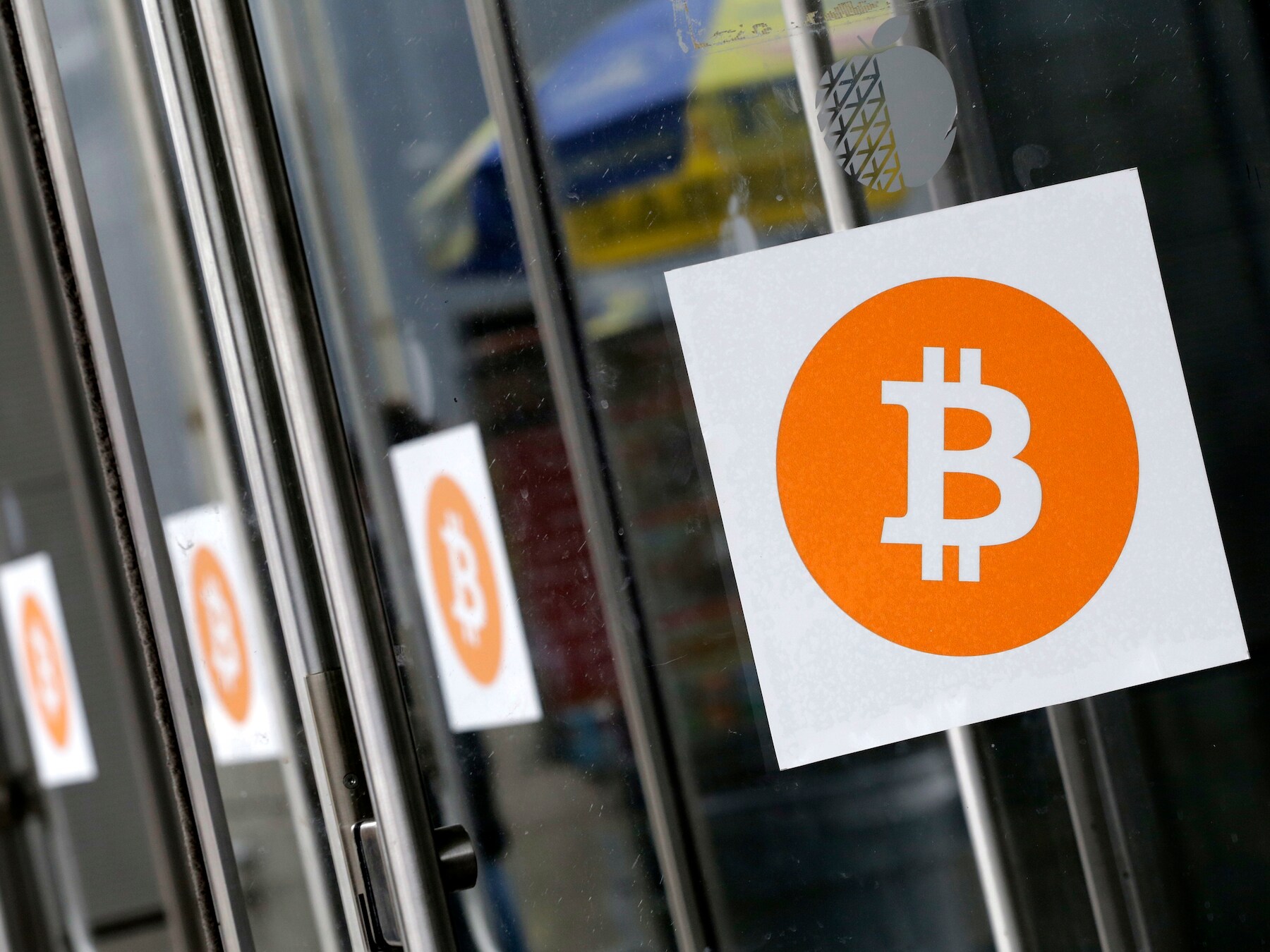 Bitcoin breekt opnieuw prijsrecords, hoe kan dat? | Tech | AD.nl