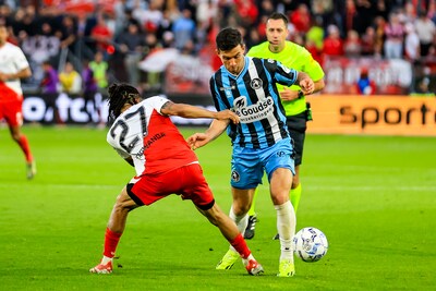 Bruiloft Clement in aantocht, maar eerst clash met PSV: ‘Earnie zal op onze bruiloft wel een extra borreltje drinken’