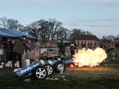 Is carbidschieten het nieuwe vuurwerk? Knalbal Halle maakt zich niet druk: ‘Als ze maar van onze tra