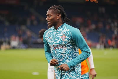 Rafael Leão met rugnummer 7 in de basis bij Portugal tegen Denemarken