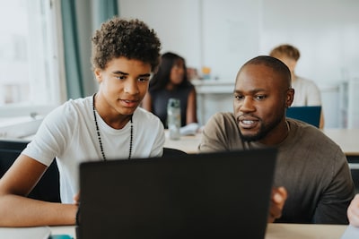 Eens of oneens: Twentse scholen ondergraven kwaliteit onderwijs met werving zij-instromers