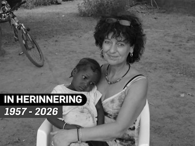 Feminist Maria (69) falls in love with hitchhiker and children