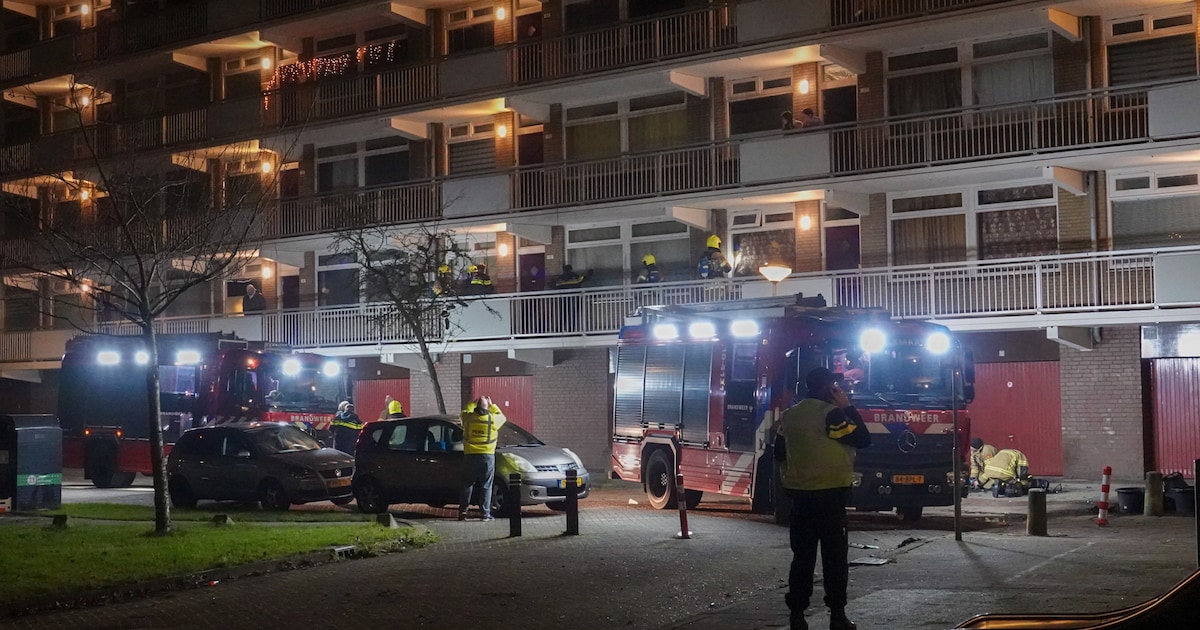 Brand in garagebox onder flat aan de Waalstraat in Alkmaar