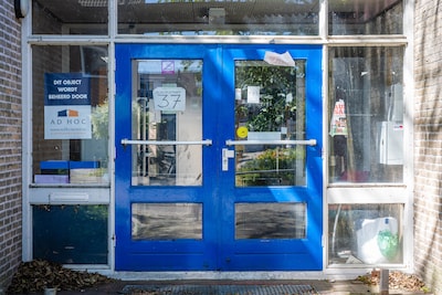 Vrouw weigerde te vertrekken uit oud schoolgebouw in Nieuwegein, maar rechter zet haar op straat