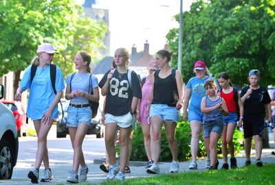 Feestelijk onthaal voor wandelaars Avonddriedaagse Wouw