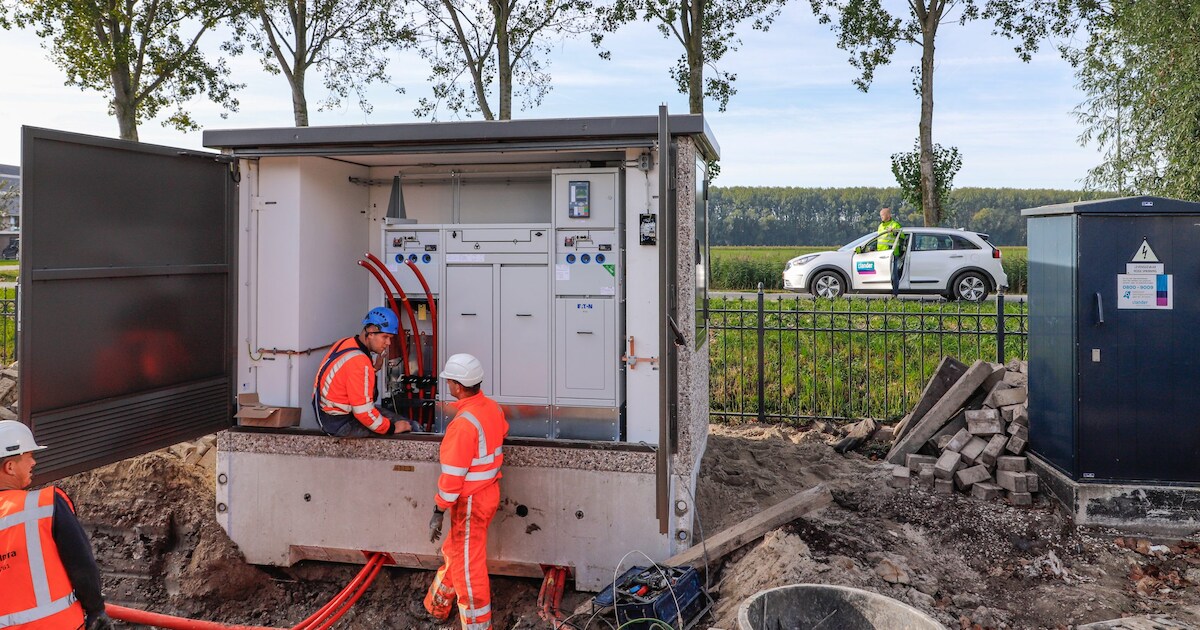 Liander vernieuwt elektriciteitskabels in Sassenheim: stoepen soms twee keer open