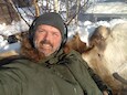 Guido van den Berg (45) woont sinds 2012 in Lapland. Sinds 2,5 jaar woont hij er alleen. Een zoektocht naar de grote liefde via het RTL programma Winter vol Liefde leverde een korte relatie op die afgelopen herfst uitging.