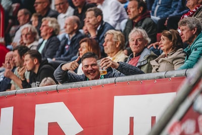 Kijktip! Documentaire Eindeloos Gepest vertelt het verhaal van voetbaltrainer Rien