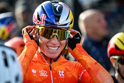 Peloton onderweg in strijd om wereldtitel vrouwen, wie springt mee in de kopgroep?