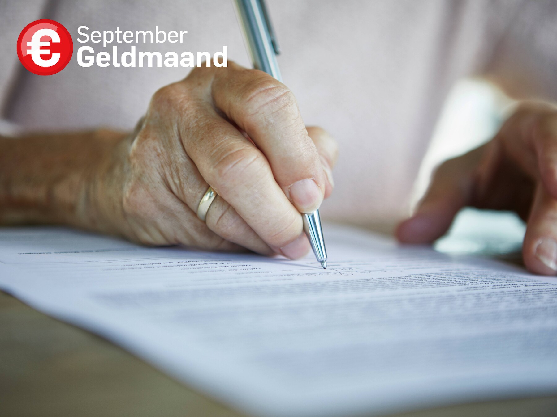 Petra ligt in de clinch met haar broer: ‘Mijn ouders hadden 1,5 miljoen, het is de vraag of er nu nog geld over is’