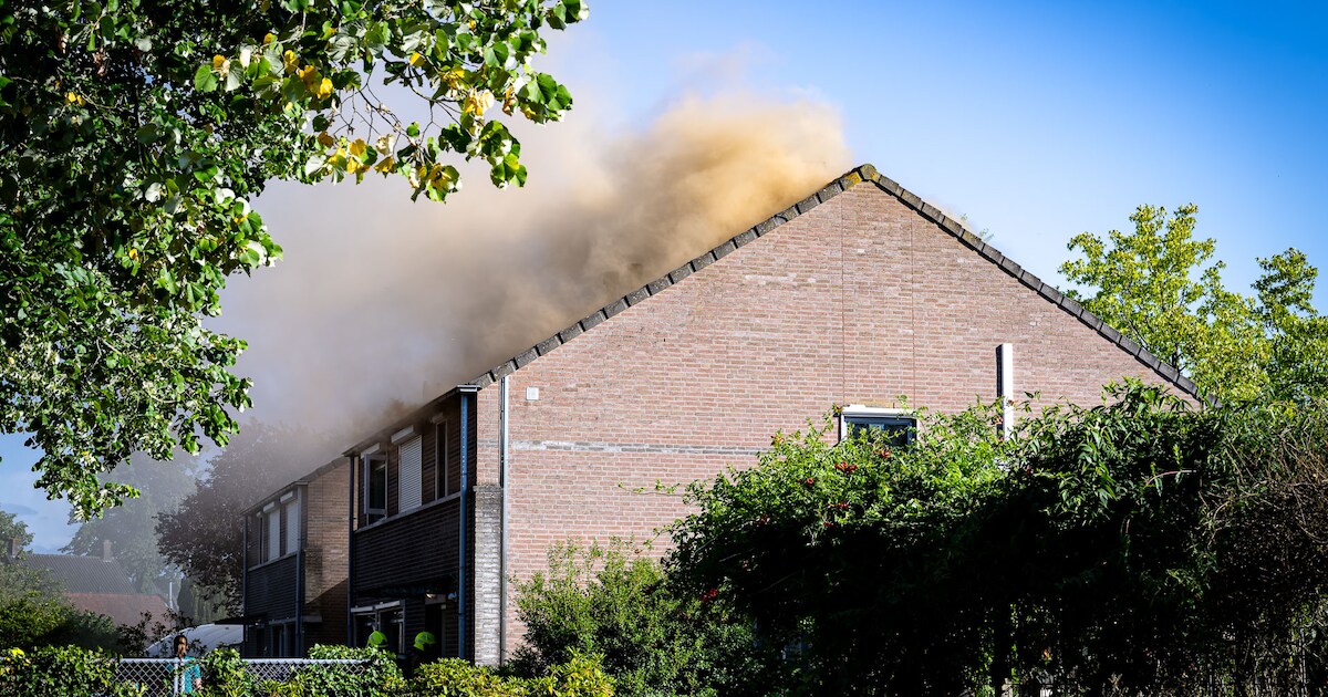 Middelbrand op Groenstraat in Udenhout