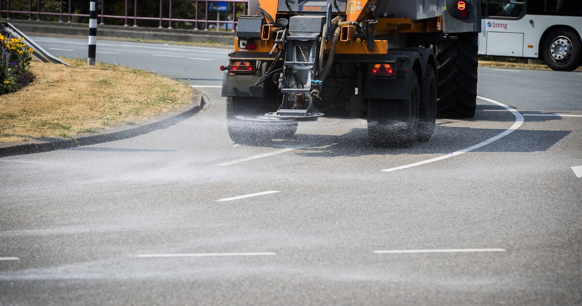 Strooiwagens in Moerdijk ingezet tegen hitte