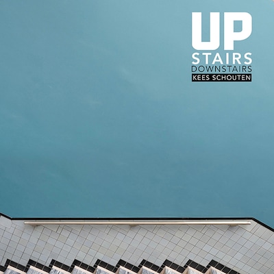 Synagoge Buren toont Upstairs Downstairs van Kees Schouten