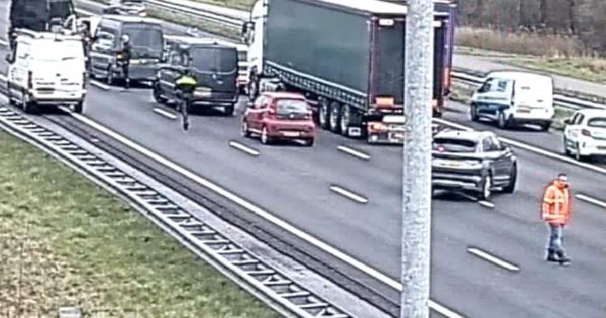 A12 richting Utrecht dicht na ongeval bij Woerden