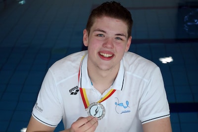 Sébastien (18) kreeg een wake-upcall en redde zichzelf: ‘Als ik zo doorging, zou ik vroegtijdig sterven’