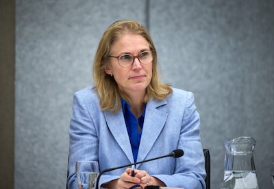 Status holders to keep priority for social housing for now